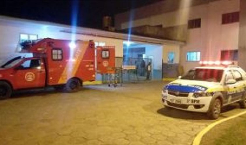 Homem leva oito facadas durante briga na frente de bar em Vilhena
