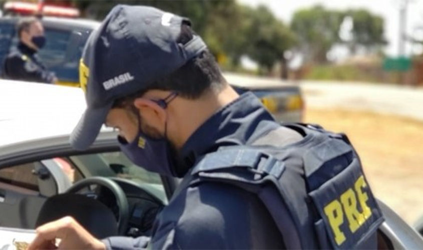 Em Porto Velho/RO, PRF detém 2 pessoas por posse de maconha