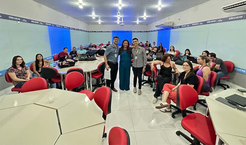 Cremero palestra para acadêmicos de medicina durante disciplina de Relações Étnico-Raciais