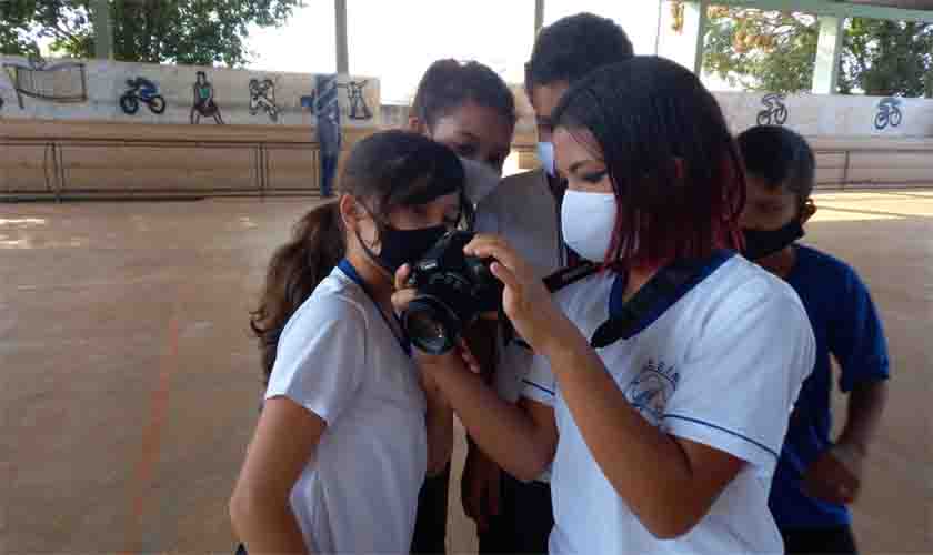 Oficina de fotografia leva cultura e conhecimento para alunos de escola pública