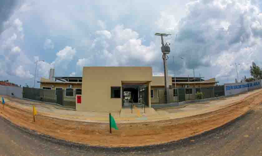 Distrito de Estrela Azul ganha escola moderna construída pelo Governo de Rondônia; novas estruturas dão fim aos velhos contêineres