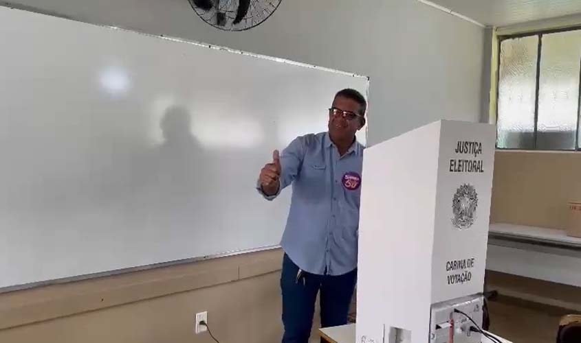 Vídeo: Pimenta de Rondônia vota em Porto Velho