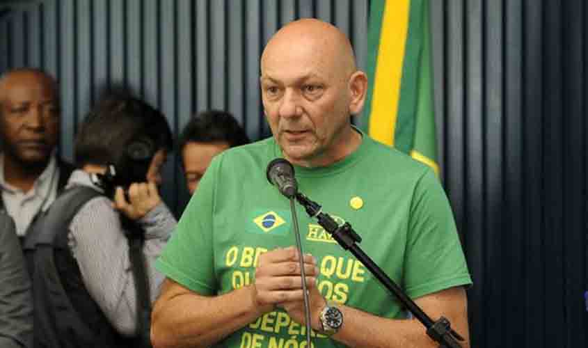 PGE pede quebra de sigilo de Luciano Hang em ação sobre disparos em massa na campanha de Bolsonaro de 2018
