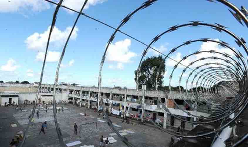 Mandar ex-policiais para prisão comum é sentença de morte