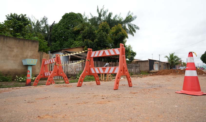 Chuva acende alerta em trechos de obras na cidade