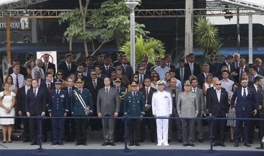 Witzel ameaça tratar como terrorista criminoso que usar fuzil