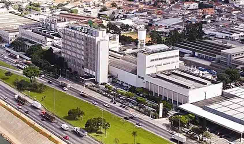 Editoria Abril fecha sua gráfica na marginal Tietê, em São Paulo