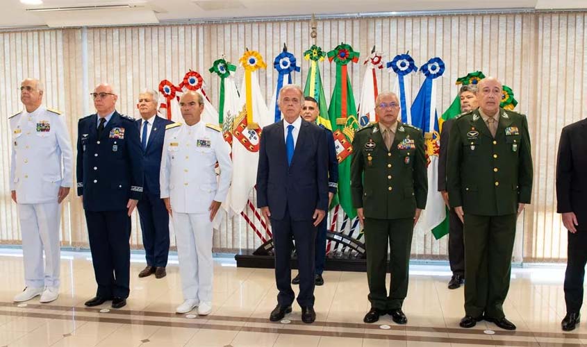 Ministro José Múcio é a pessoa errada, no lugar errado e no momento errado