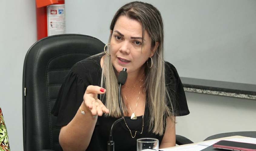 “Quero ser a voz das pessoas excluídas da sociedade”, diz Cláudia de Jesus