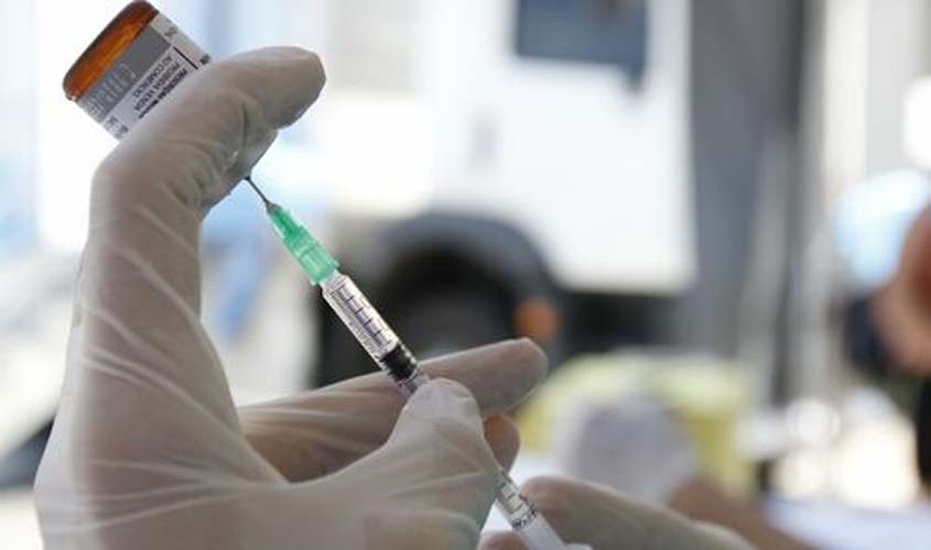 COVID-19: governo federal compra 50 milhões de vacinas