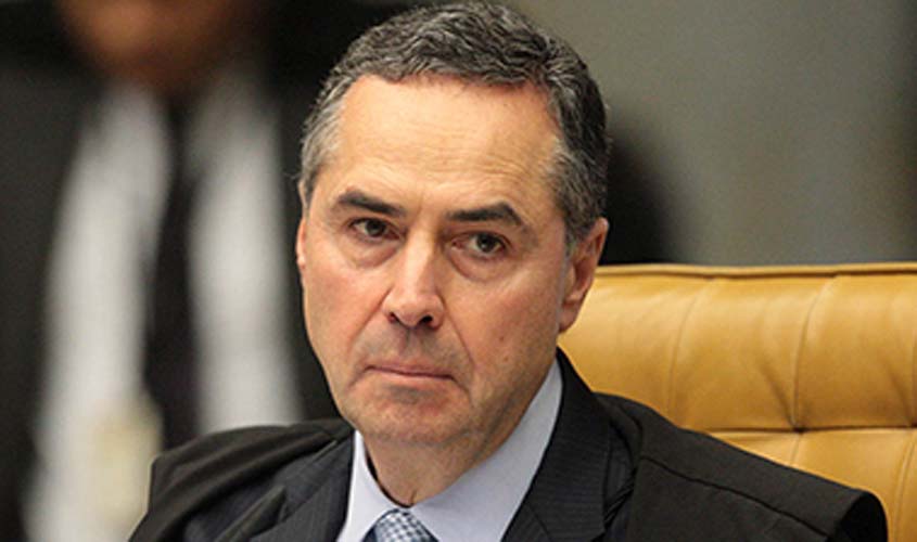 Ministro Barroso pede informações ao Congresso sobre regulamentação de emenda do piso de enfermagem