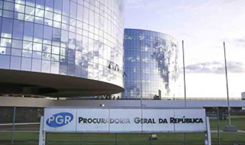 Ministro Marco Aurélio envia à PGR notícia-crime contra Bolsonaro por gastos com alimentos