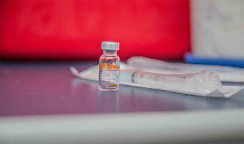 Vacinação para idosos com mais de 80 anos inicia nesta quinta-feira