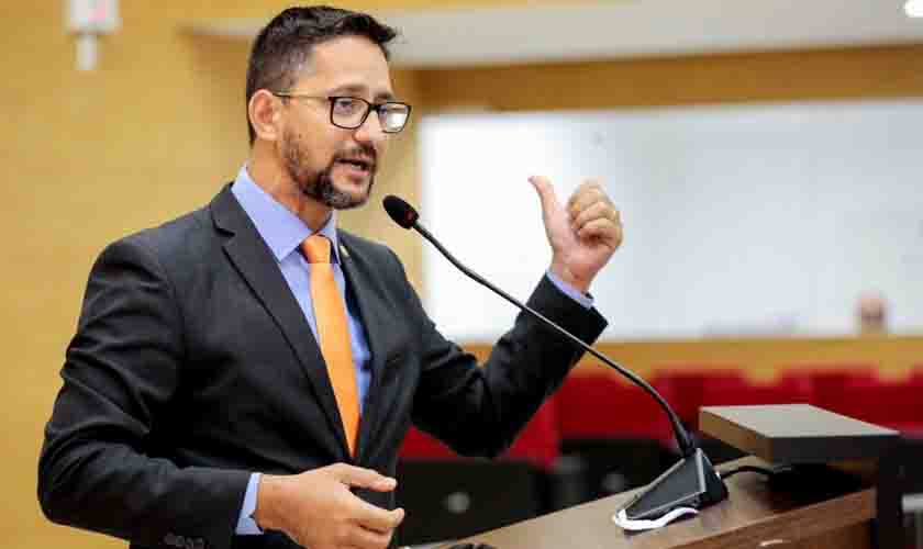 Deputado Anderson Pereira cobra do governo urgência no envio do PCCR da Polícia Penal para votação na ALE/RO