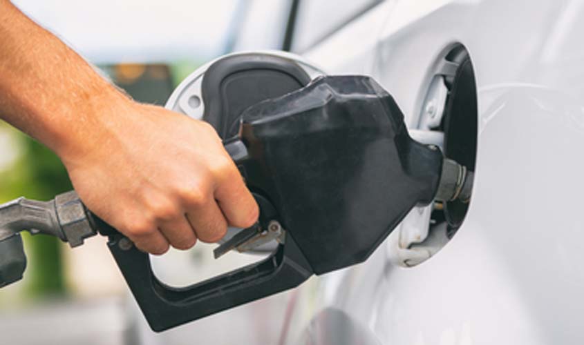 Proibição de venda de combustível hidratado no varejo fora dos postos autorizados passa a valer em todo país