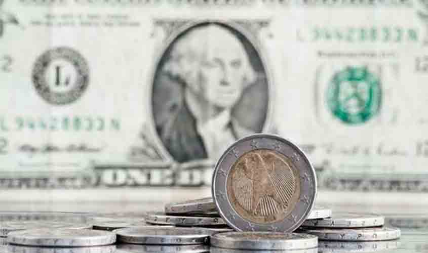 Dólar fecha último pregão em queda, cotado a R$ 5,83