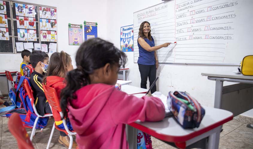 Educação publica lista de remanejamento nesta terça-feira (3)