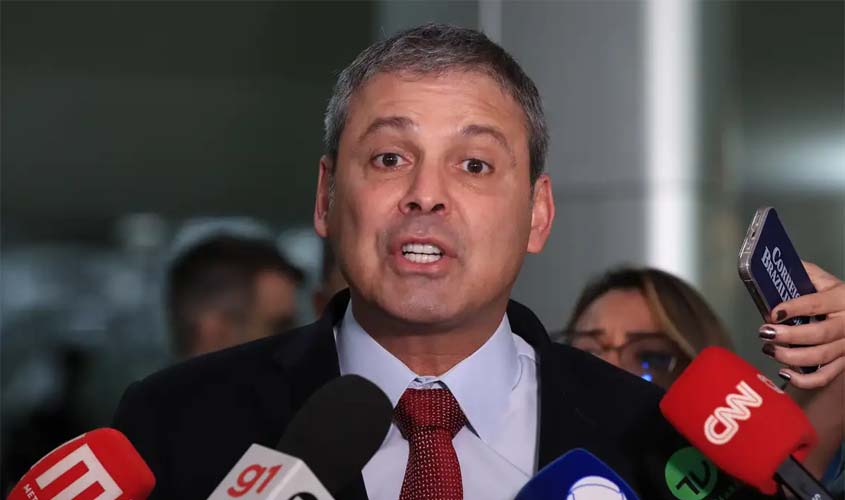 Governo enviará projeto para acabar com escala 6x1, diz líder