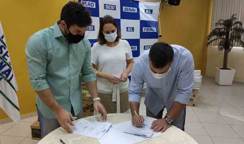 FIERO e parceiros doam EPIs para a SEMUSA