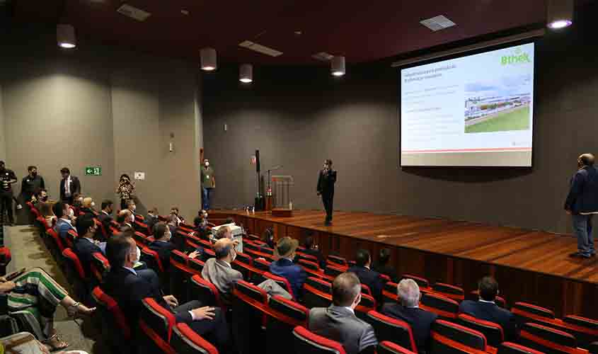 Governo de Rondônia participa da apresentação de vacina russa em Brasília