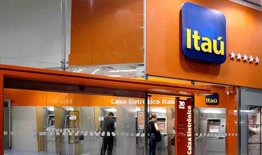 Clientes do Itaú apontam depósitos e saques não identificados nas contas