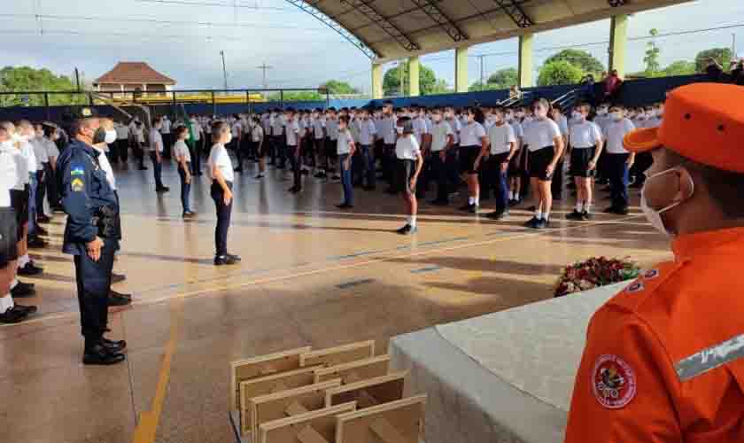Comunidade escolar de Guajará-Mirim comemora implantação de Colégio Tiradentes da Polícia Militar na cidade
