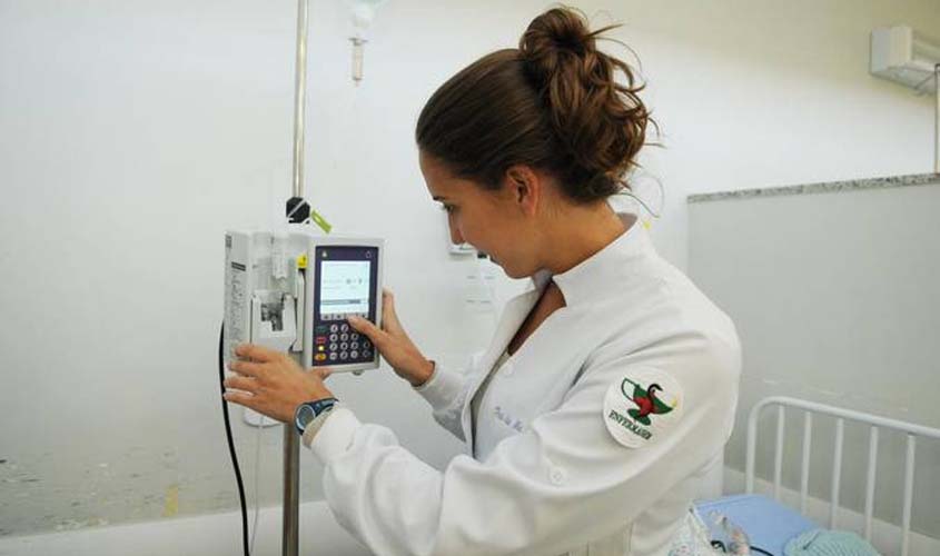 Emenda Constitucional aprovada pelo Congresso não traz solução orçamentária para implementação do piso da enfermagem