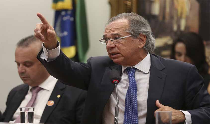 Guedes: gasto com aposentadoria é 10 vezes maior do que com educação