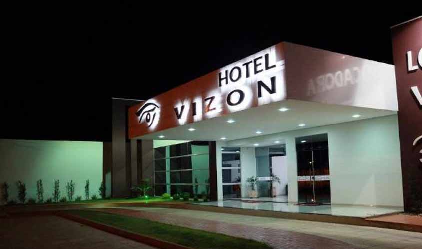 Assaltantes invadem hotel de ex-vereador, ameaçam funcionários e espancam testemunha