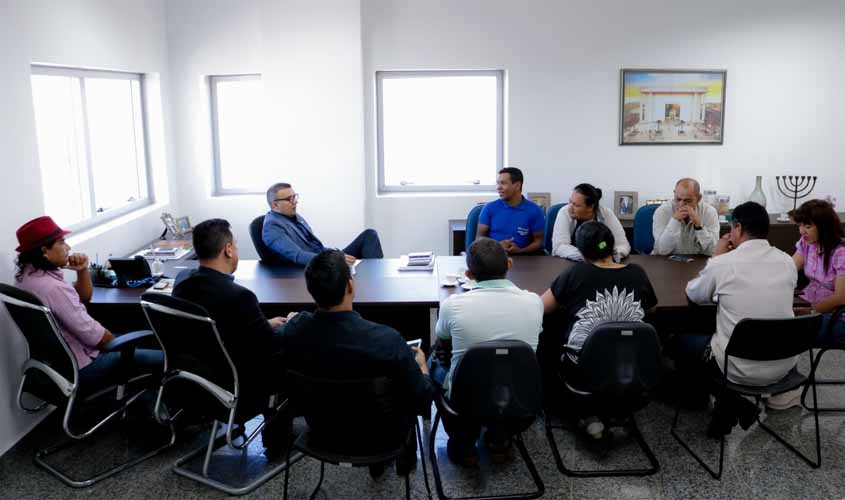 O Deputado Alex Silva , se reuniu com alguns representantes comunitários e presidentes de bairros da capital