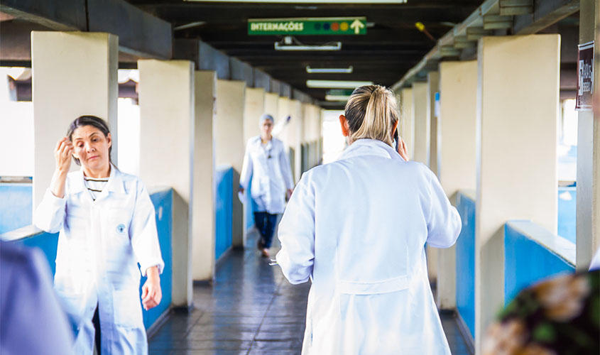 Governo convoca mais de 260 profissionais de saúde para ajudar no combate ao Covid-19. Prazo é de 24h