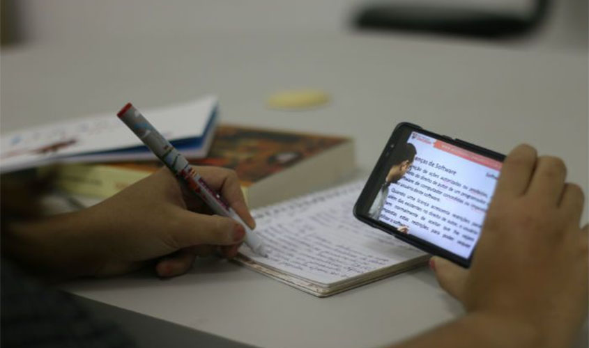 Governo de Rondônia deseja optar pelo ensino a distância, mas não garante estrutura mínima aos estudantes