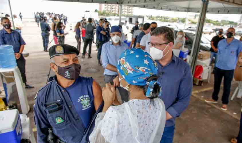 Governo de Rondônia inicia vacinação aos profissionais da Segurança Pública da linha de frente contra a Covid-19