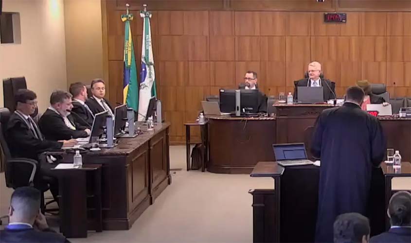 Desembargador do TRE vota pela cassação de Moro e empata julgamento
