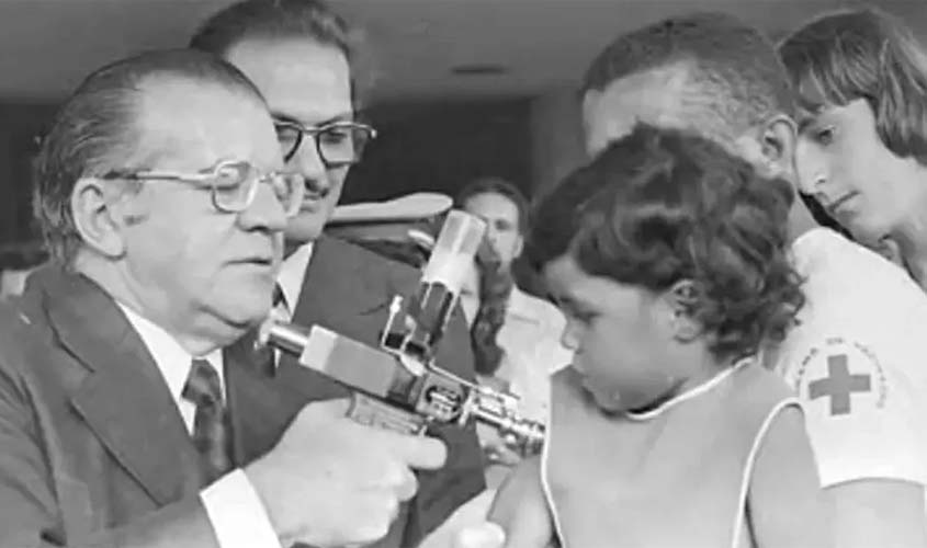 Tarcísio é cria do fascismo bolsonarista mais medonho