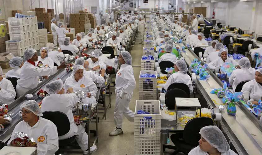 Descubra os 3 modelos de prateleiras mais modernos para sua cozinha: Soluções de Design Inovador