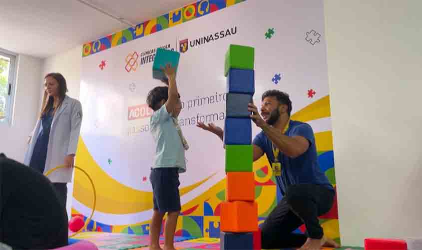 100 bolsas de graduação EaD gratuitas são concedidas para pessoas com TEA e mães de crianças autistas