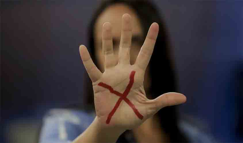 Mulheres vítimas de violência podem ter reconstrução dentária pelo SUS