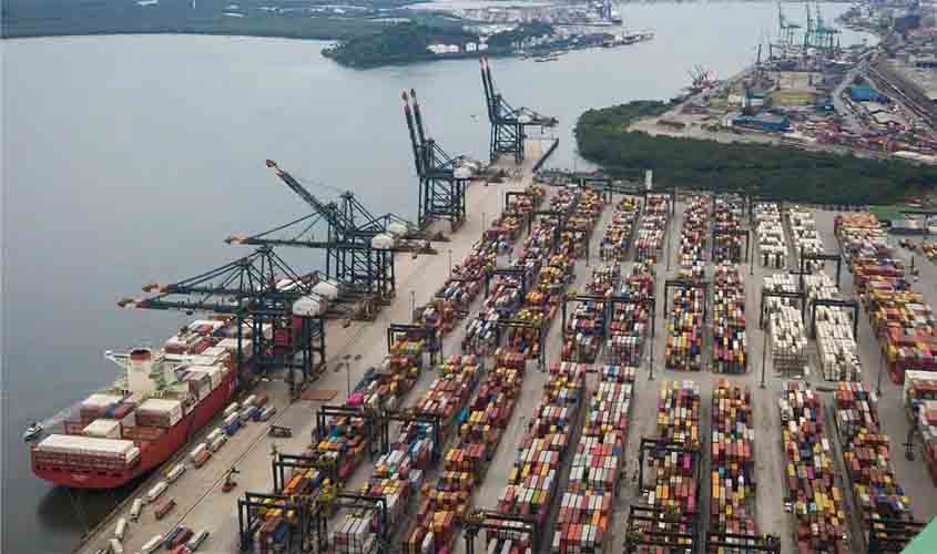 Brasil pode ganhar mercados com tarifaço de Trump, diz economista