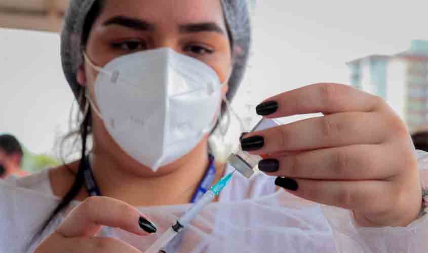 Rondônia recebe primeiro lote da vacina Pfizer para somar à imunização contra a covid-19 no Estado
