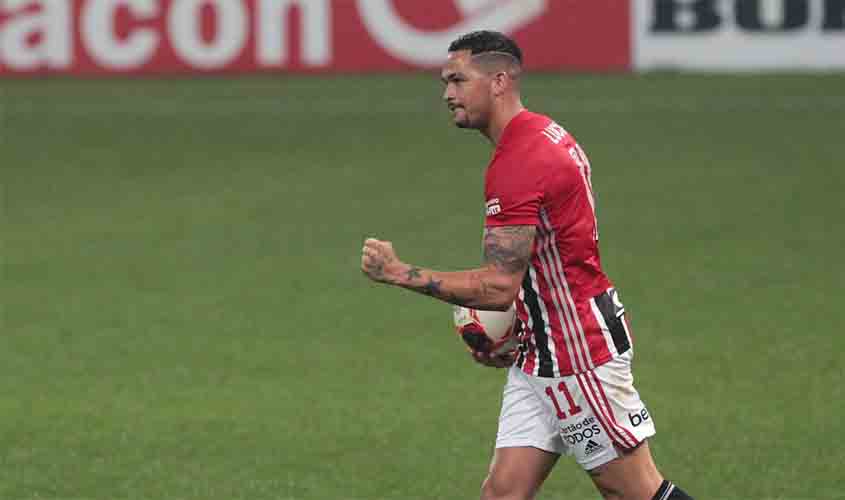 Com gol de Luciano, São Paulo arranca empate com Corinthians