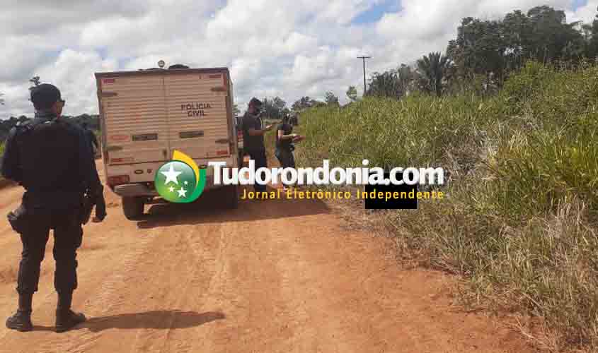 Motociclista é morto a tiros e tem o corpo carbonizado com a moto na zona rural de Candeias do Jamari