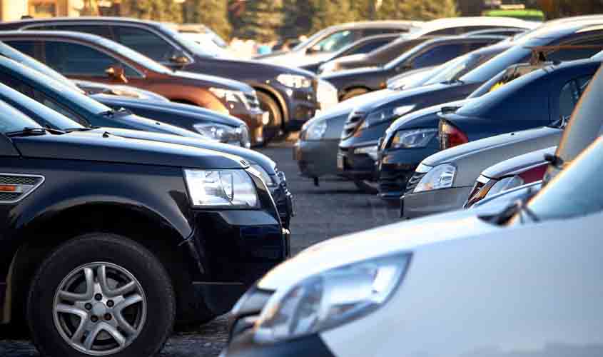 Vendas de automóveis seminovos e usados em 2021 superam os números do ano passado, aponta Fenauto 