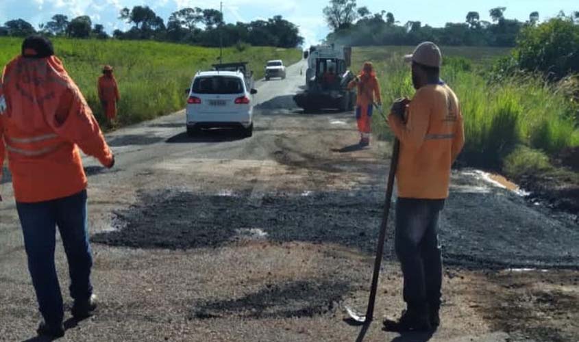 DER recupera asfalto para garantir melhor trafegabilidade na RO-205, no trecho entre Cujubim e BR-364