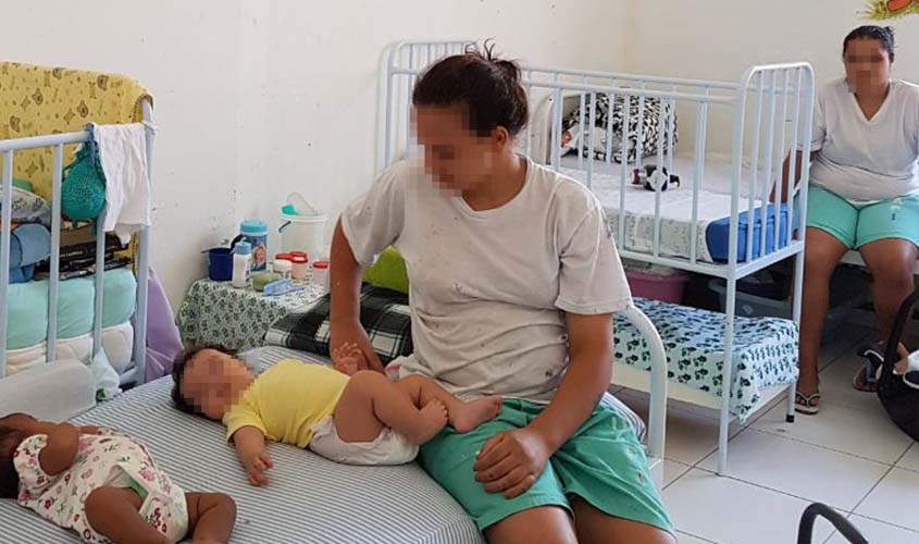 Um terço das mulheres gestantes seguem encarceradas após audiência de custódia