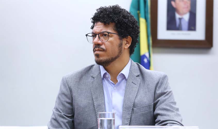 Governo e deputados da Comissão de Segurança Pública discordam sobre políticas de combate à violência nas escolas  