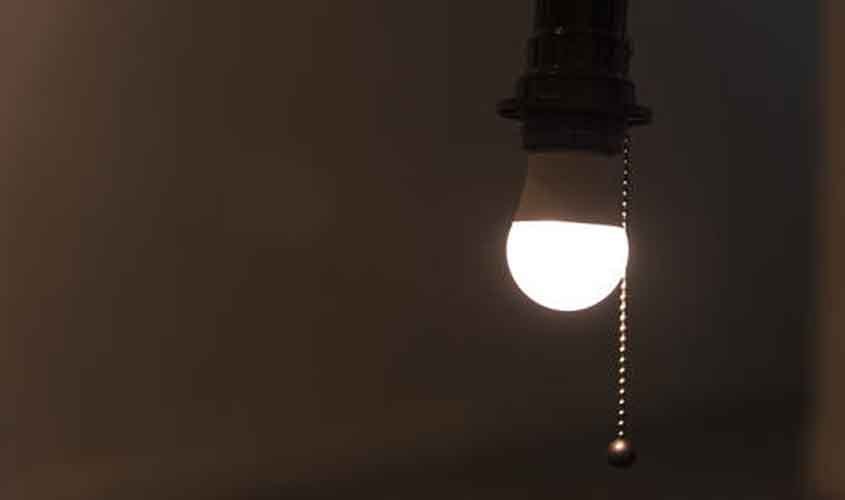 Bandeira amarela na conta de luz já está valendo; veja como economizar