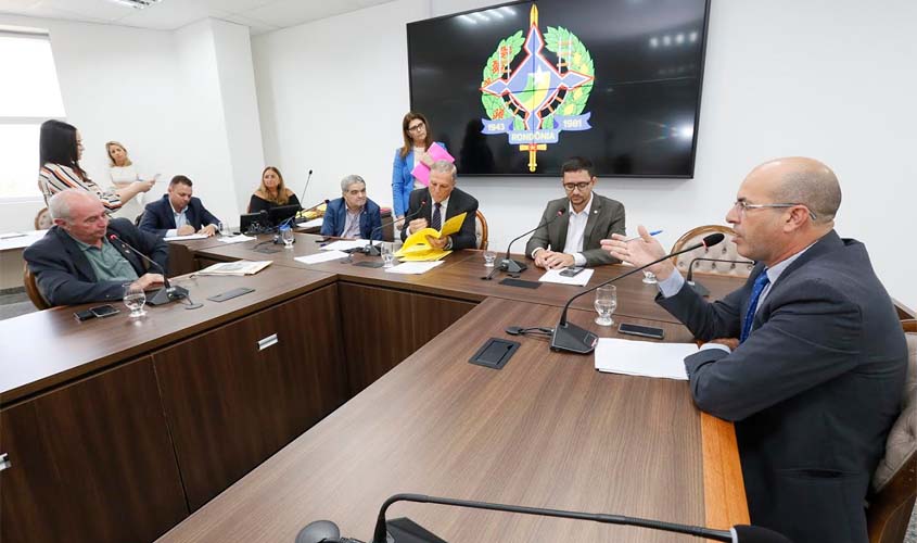 Ismael Crispin pede vistas de projeto sobre publicidade das listas de agendamento médico e monitoramento de pacientes