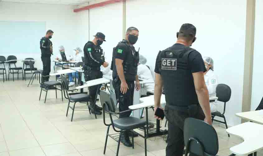 Agentes do Sistema Socioeducativo começam a ser imunizados contra a covid-19, em Rondônia