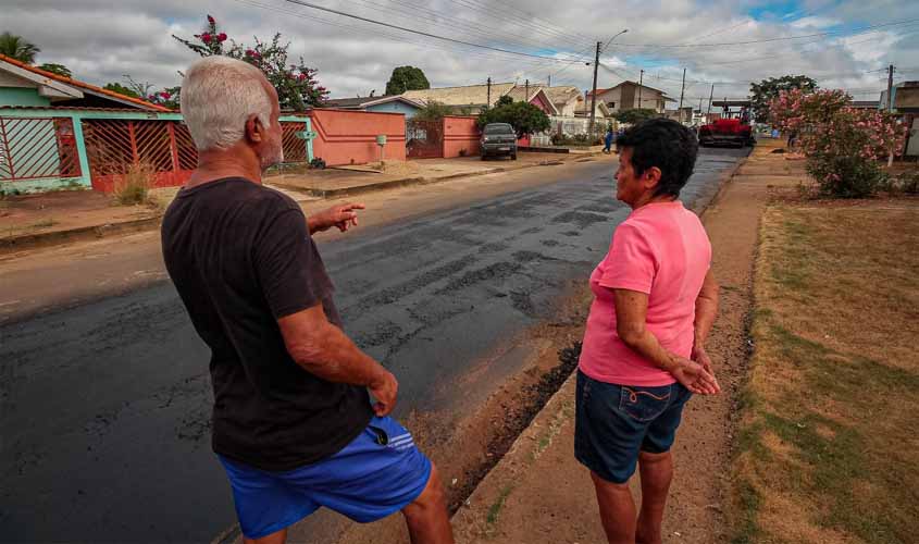 Com recurso do Governo de Rondônia, projeto 'Tchau Poeira' melhora trafegabilidade em ruas